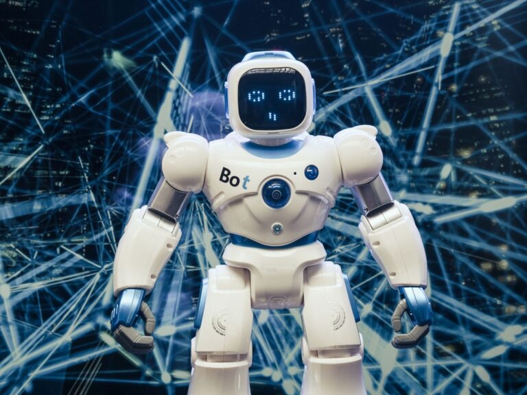 Humanoidalny robot na tle cyfrowej sieci neuronowej